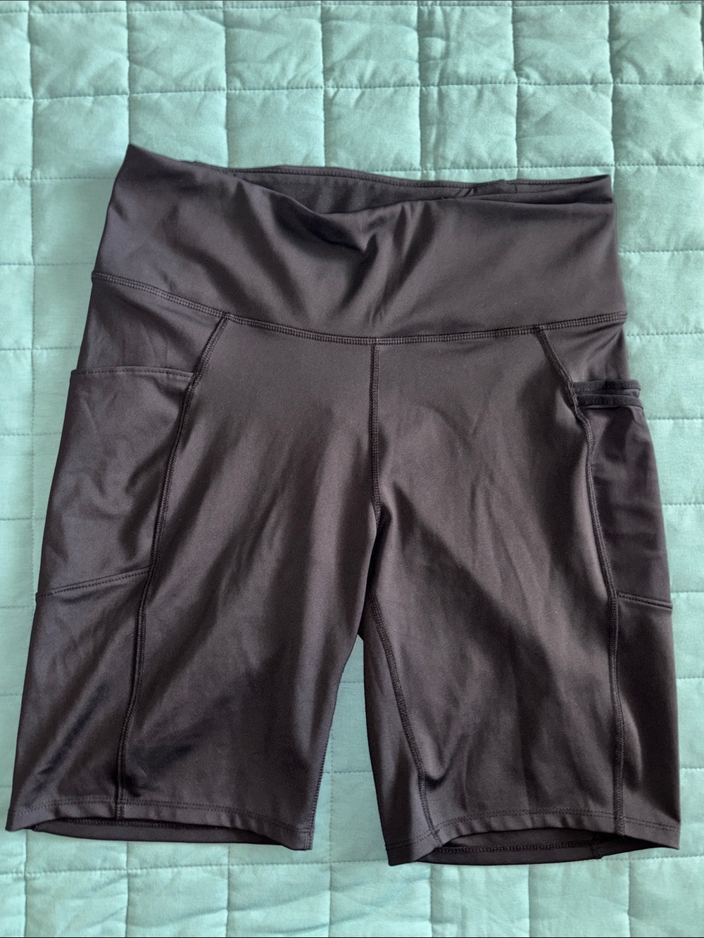 Columbia Women’s Black Athletic Bike Shorts with Side Pockets Large